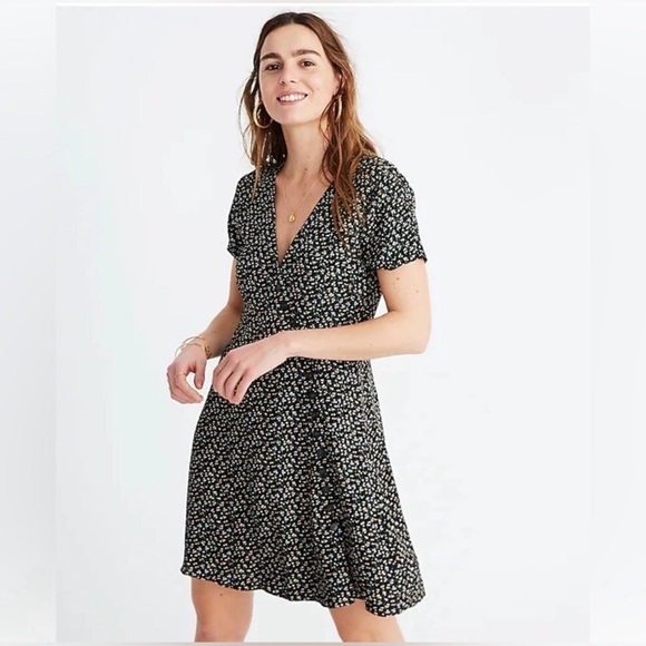 Madewell Dresses & Skirts - Madewell Black Floral Mini Dress